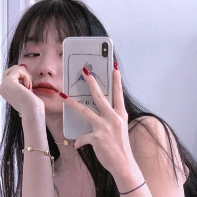 裹头巾的女人